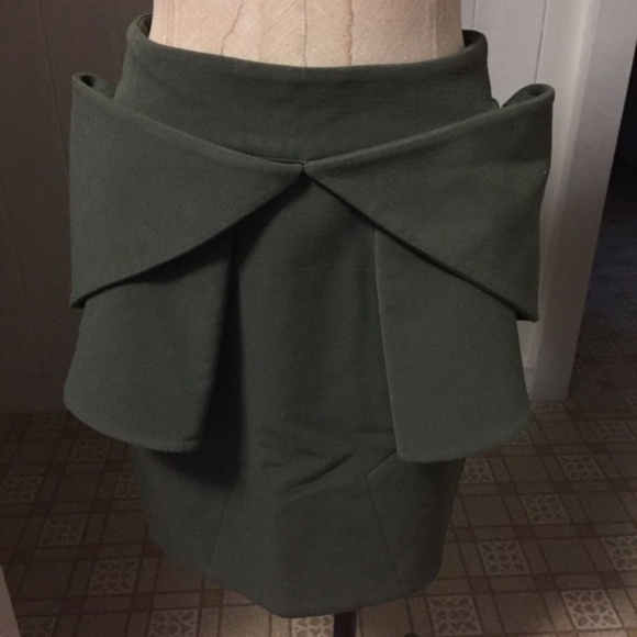 AQAQ Dresses & Skirts - AQ AQ sz US 4 HELENA SKIRT Olive Green Bow